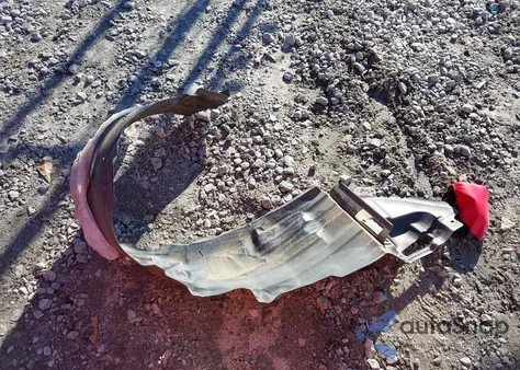 2017 Toyota Corolla Le z USA, uszkodzony, nr VIN 5YFBURHE8HP647071